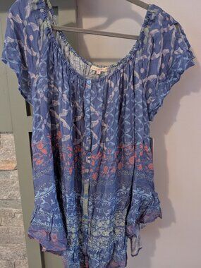 Latitude 10 NWT Top - Size L